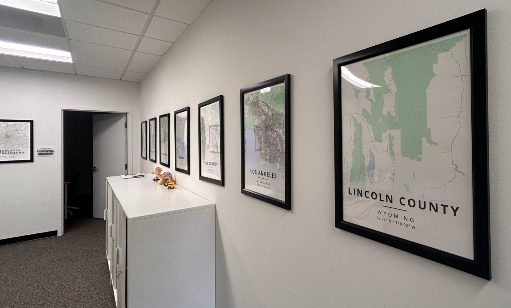 district-maps-wall
